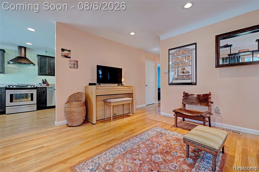 11353 Rockland