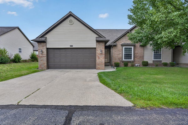 5034 SANDALWOOD DR, GRAND BLANC, MI 48439 - Image 4b6fef28c321e6a7ffc0c7e40baf01a5/3449921344
