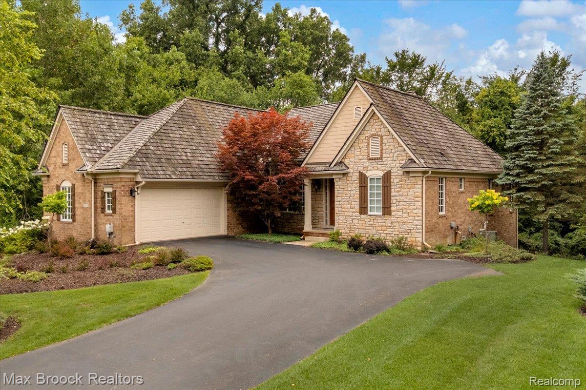 32935 Cressbrook Circle