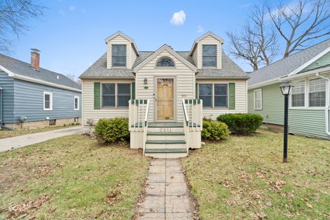 2211 Harding Avenue Lansing City MI 48910