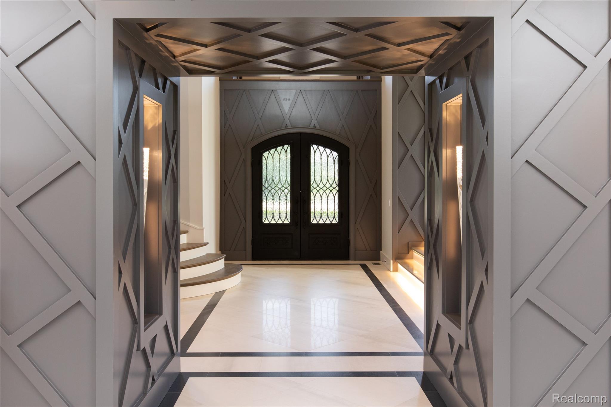 556 Barrington Court