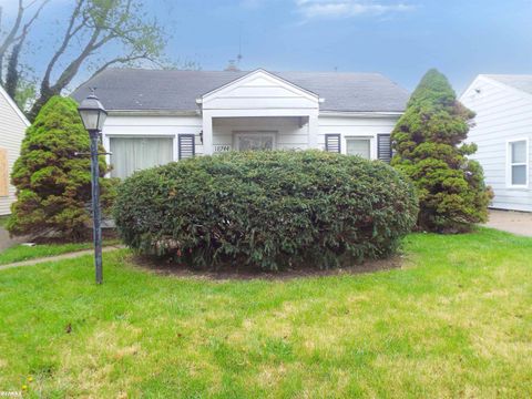 18744 Roscommon Street Harper Woods City MI 48225