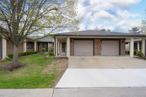 Photo of 936 Wexford Way, Rochester Hills City, MI 48307 (MLS # 20261046573)