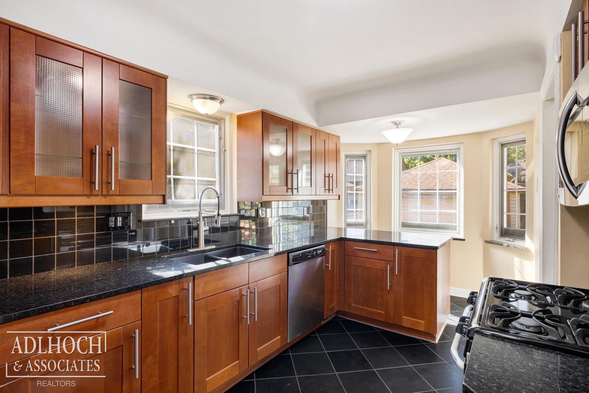 869 Rivard Boulevard