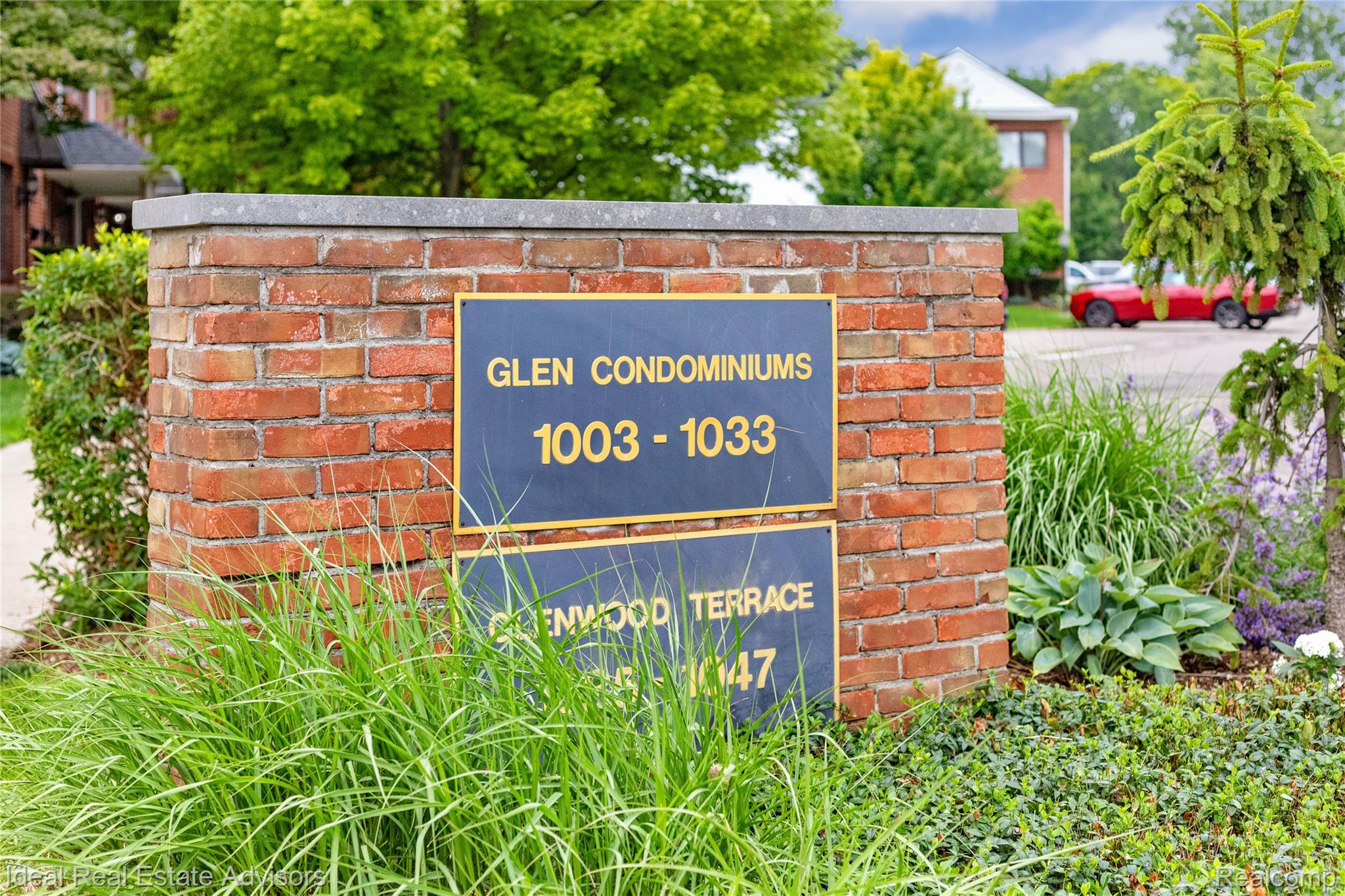 1005 N Old Woodward Avenue