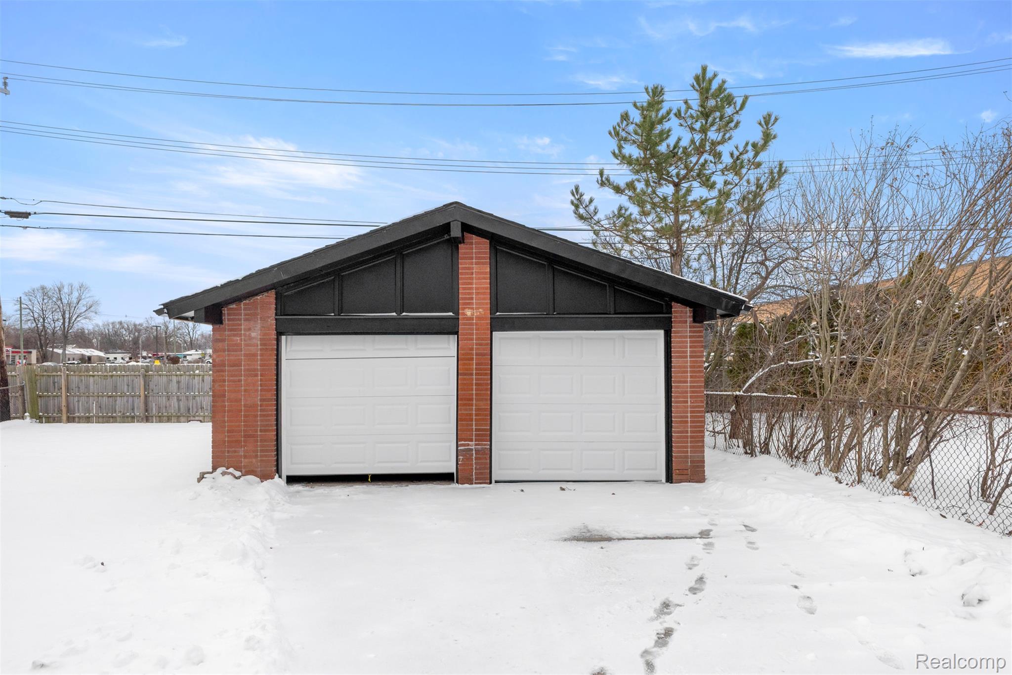 15345 Bainbridge Street