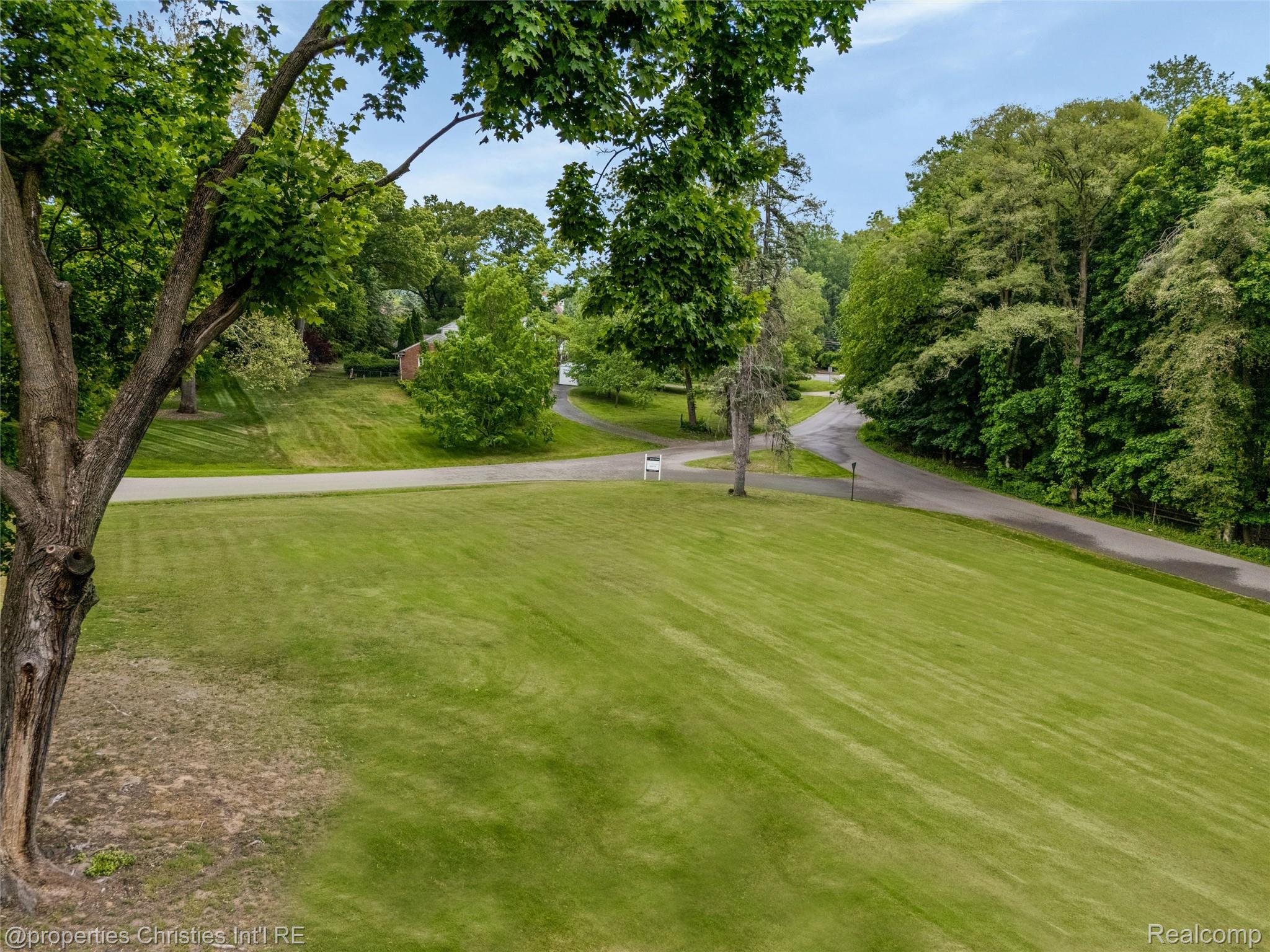 26335 WOODLORE Road