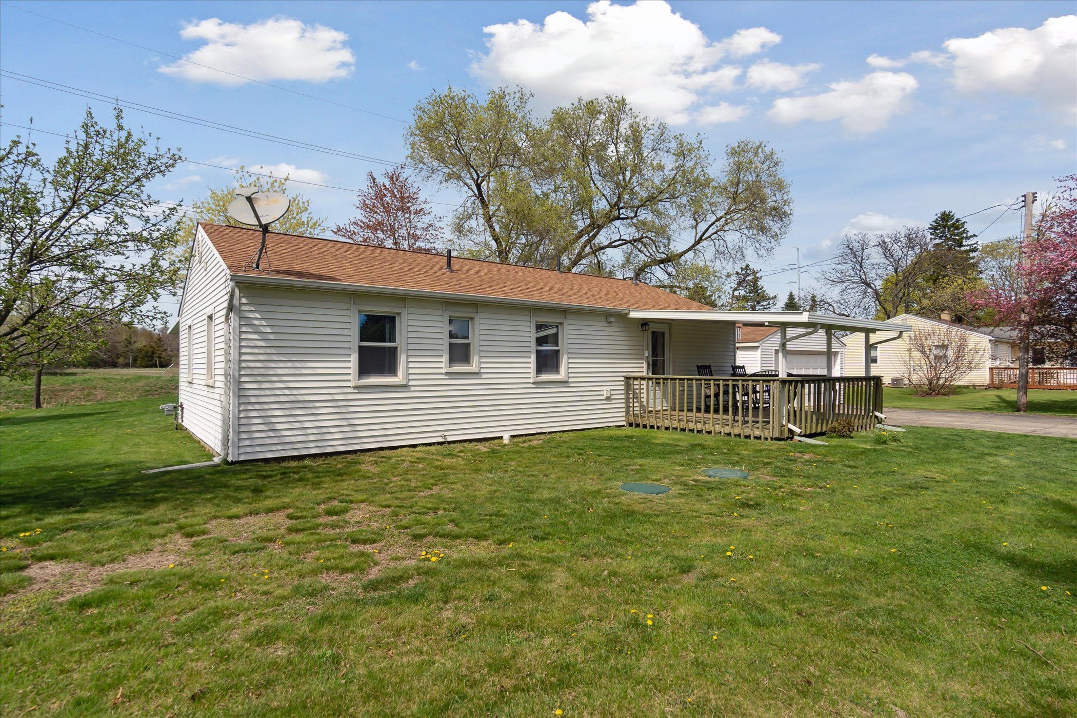 1505 W HIGHLAND Road