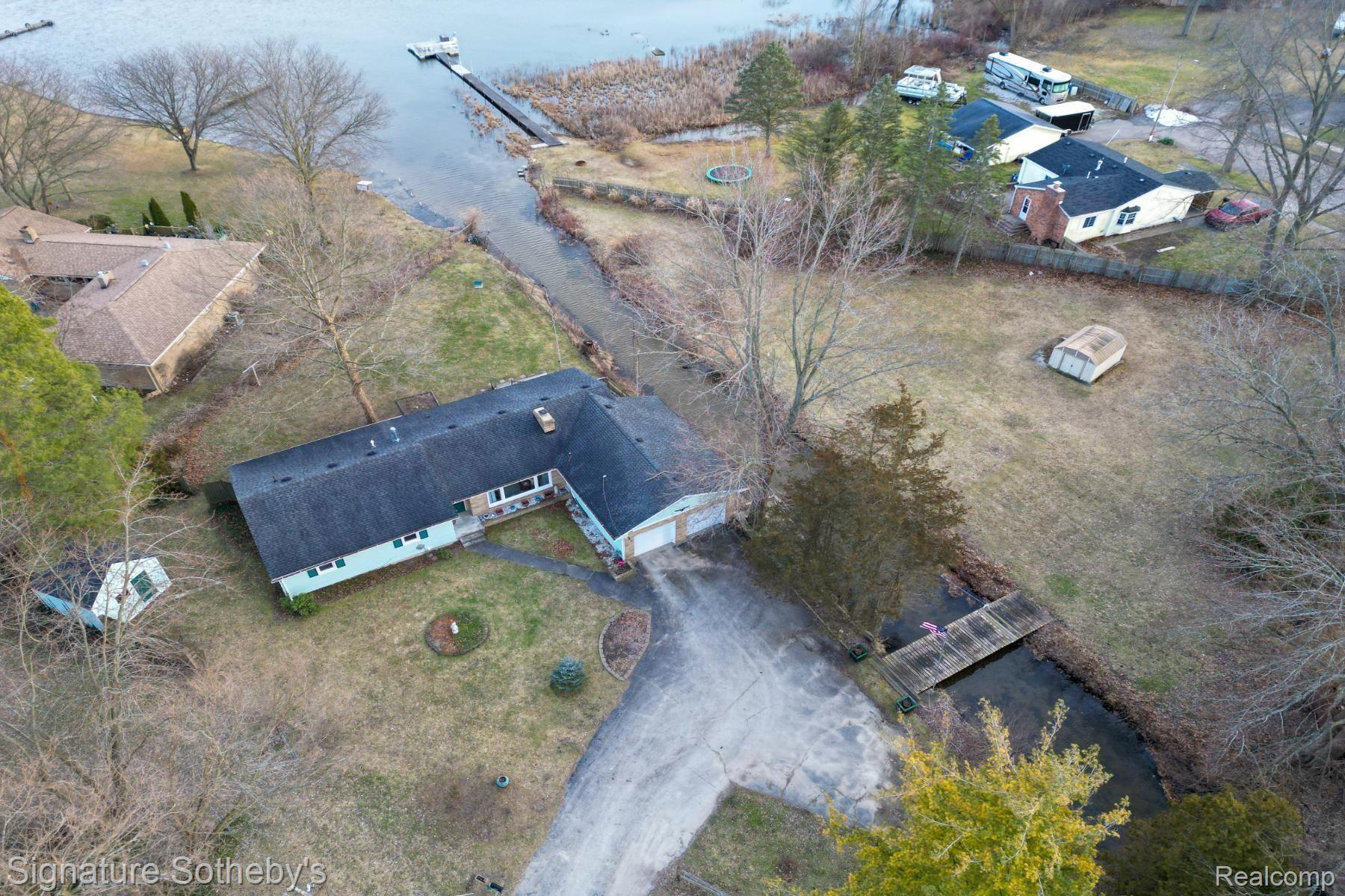 1090 SUNSET Drive