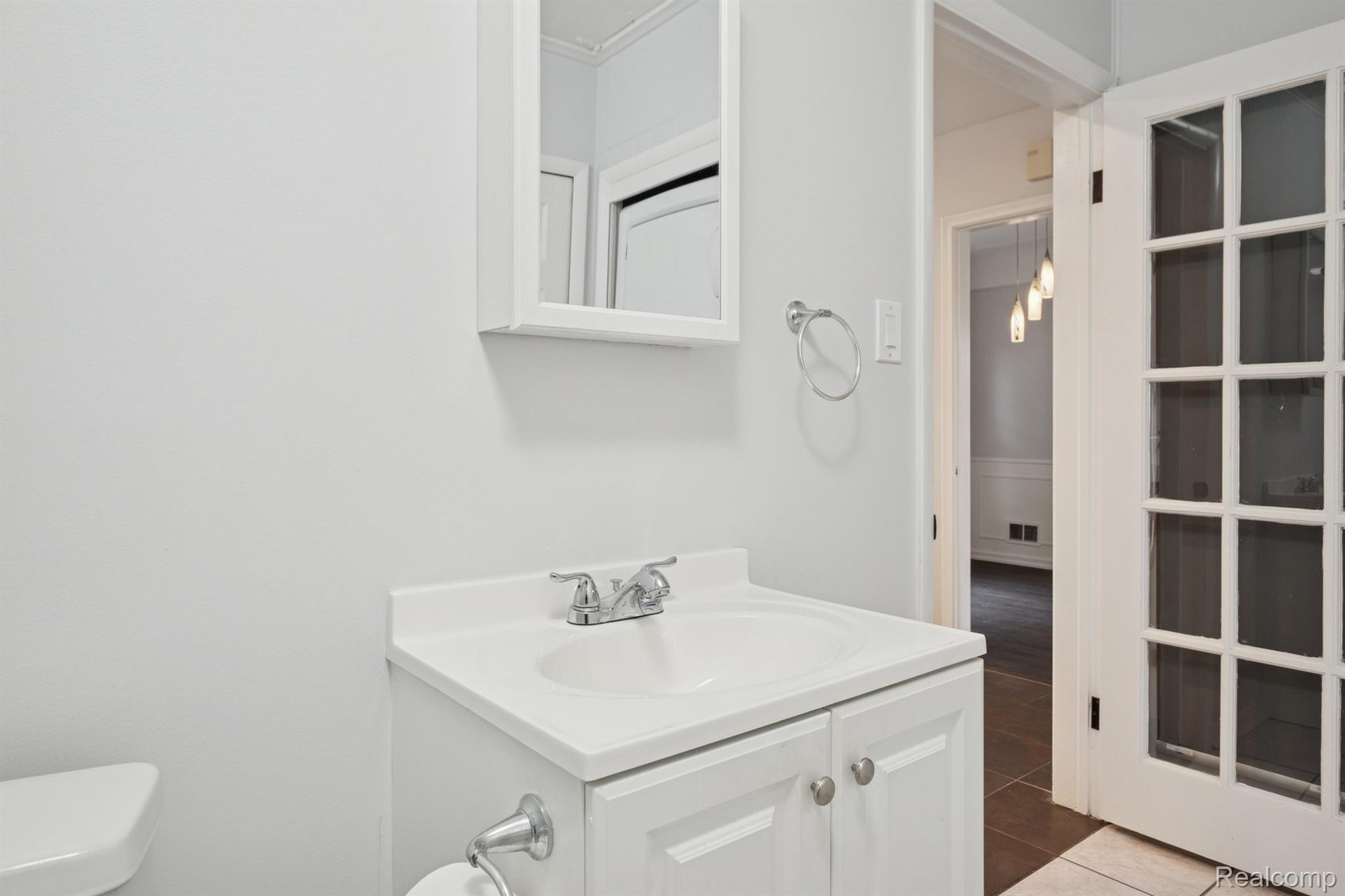 Beverly Hills Village, Michigan 48025, United States, 3 Bedrooms Bedrooms, ,2 BathroomsBathrooms,Residential,Active,233693