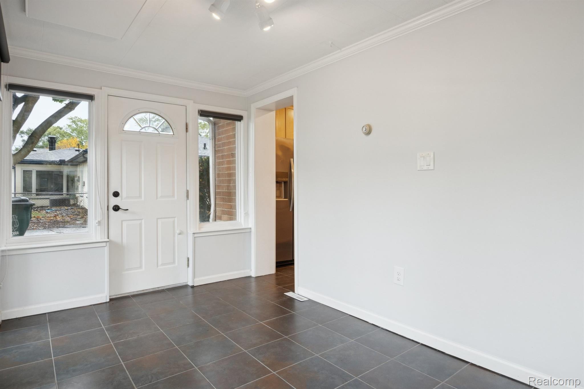 Beverly Hills Village, Michigan 48025, United States, 3 Bedrooms Bedrooms, ,2 BathroomsBathrooms,Residential,Active,233693