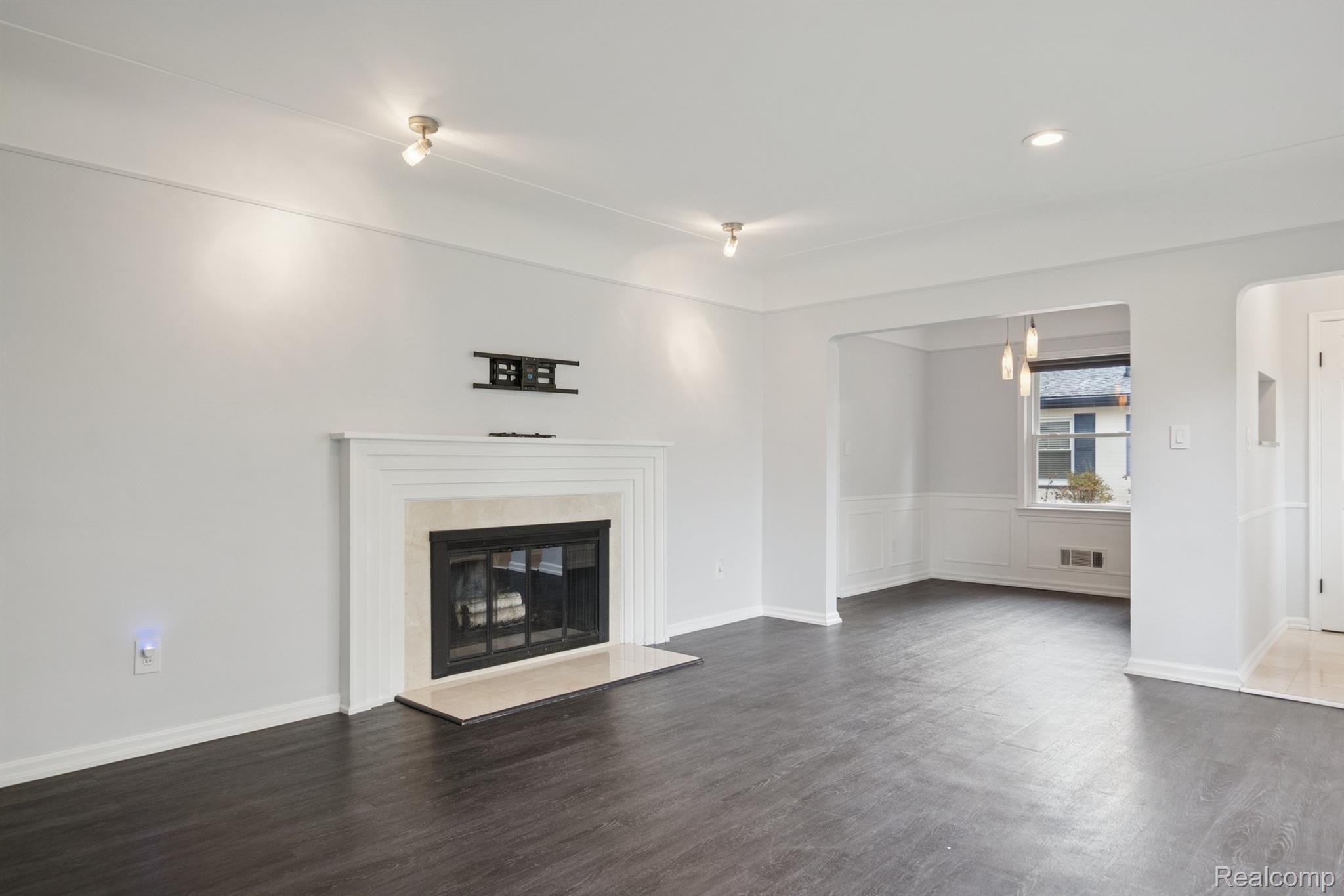 Beverly Hills Village, Michigan 48025, United States, 3 Bedrooms Bedrooms, ,2 BathroomsBathrooms,Residential,Active,233693