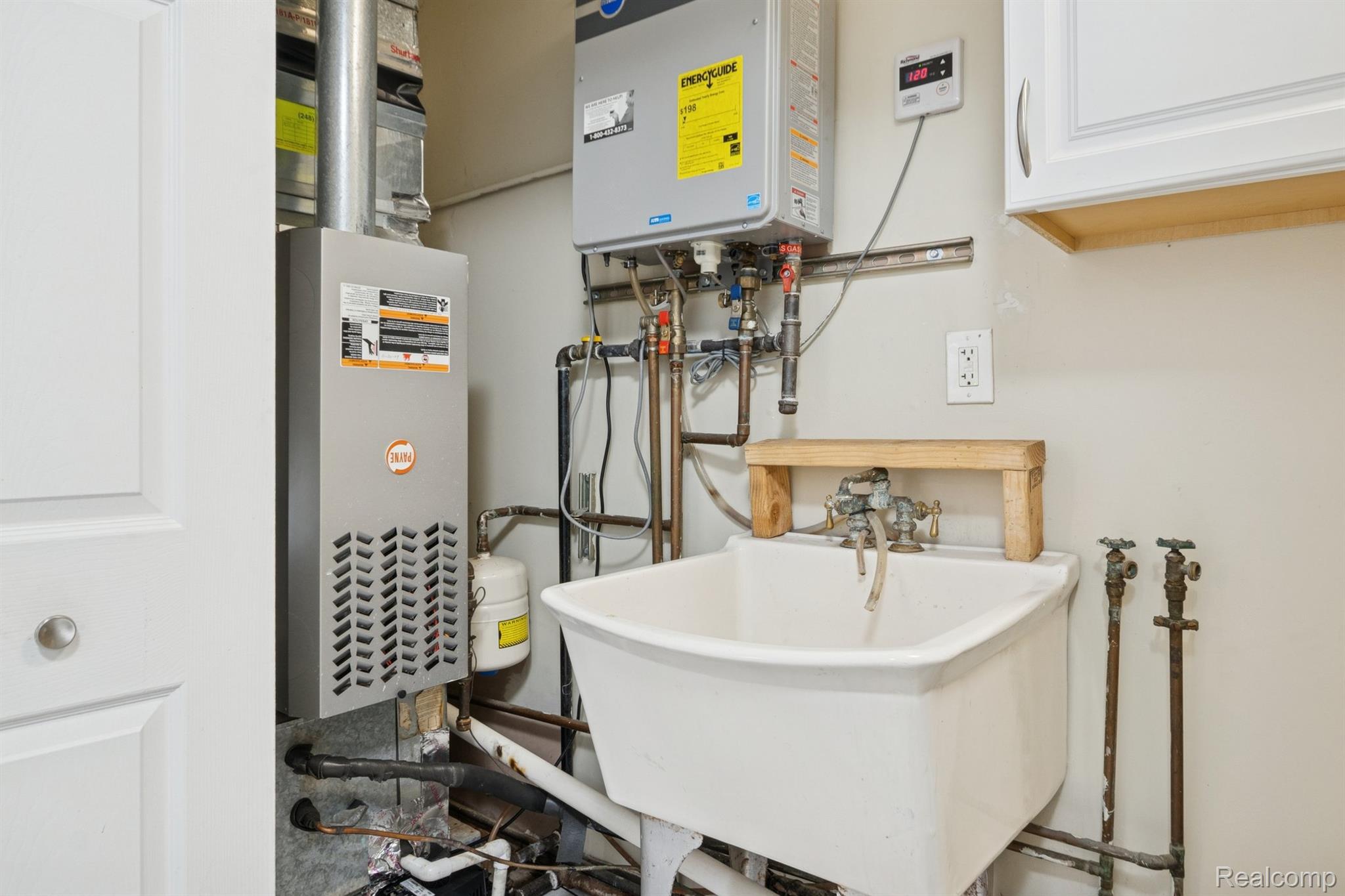 Beverly Hills Village, Michigan 48025, United States, 3 Bedrooms Bedrooms, ,2 BathroomsBathrooms,Residential,Active,233693