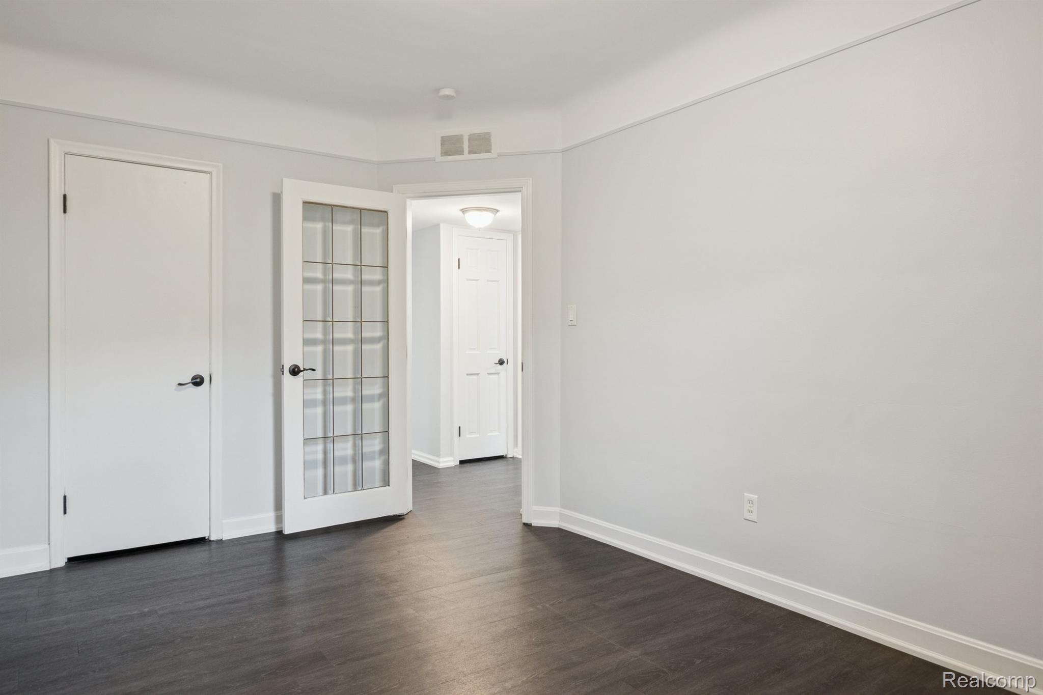 Beverly Hills Village, Michigan 48025, United States, 3 Bedrooms Bedrooms, ,2 BathroomsBathrooms,Residential,Active,233693