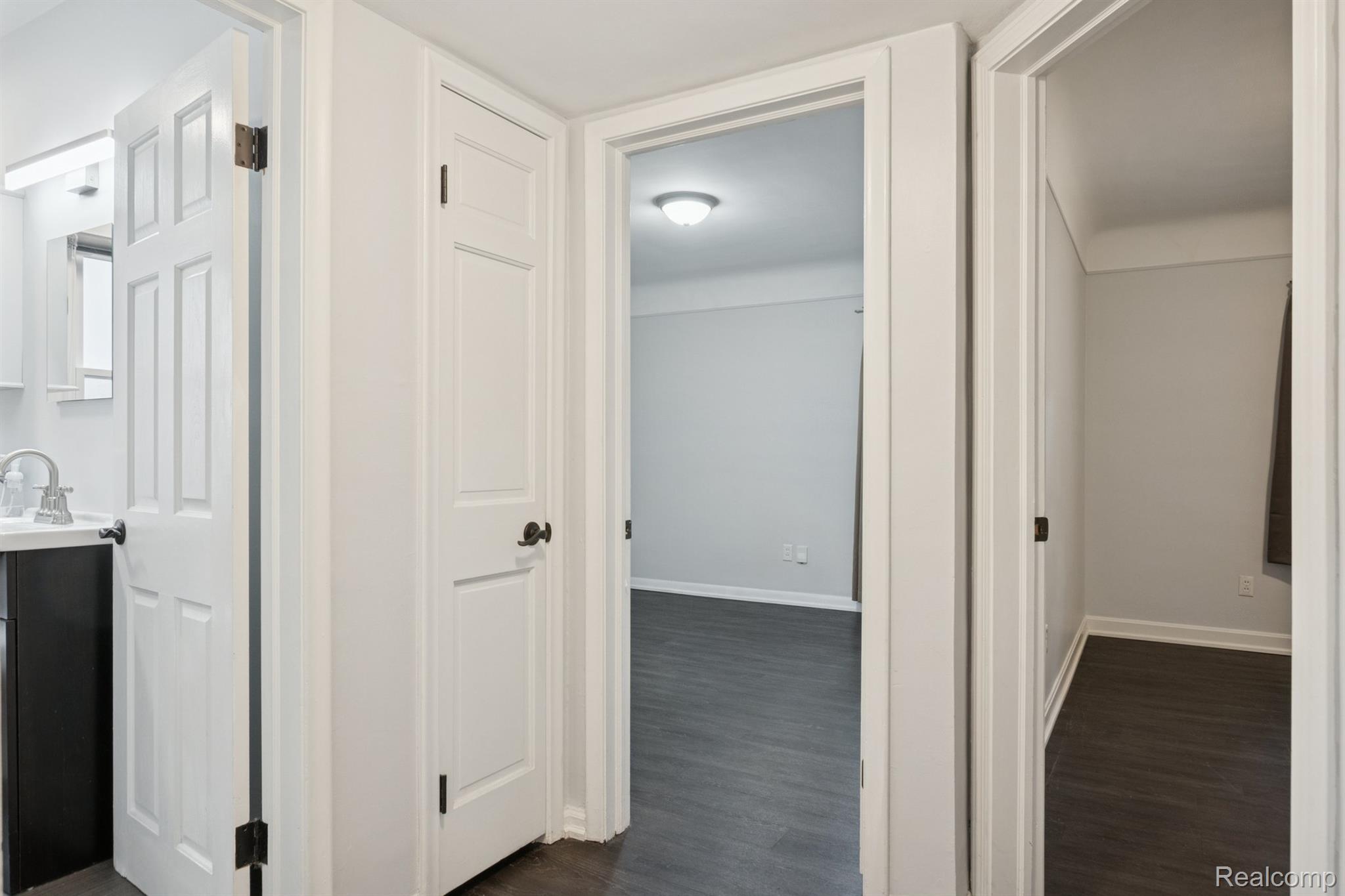 Beverly Hills Village, Michigan 48025, United States, 3 Bedrooms Bedrooms, ,2 BathroomsBathrooms,Residential,Active,233693