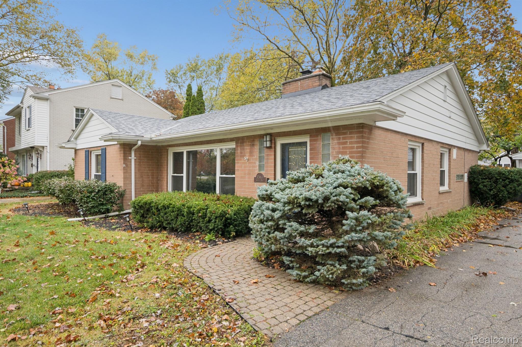 Beverly Hills Village, Michigan 48025, United States, 3 Bedrooms Bedrooms, ,2 BathroomsBathrooms,Residential,Active,233693