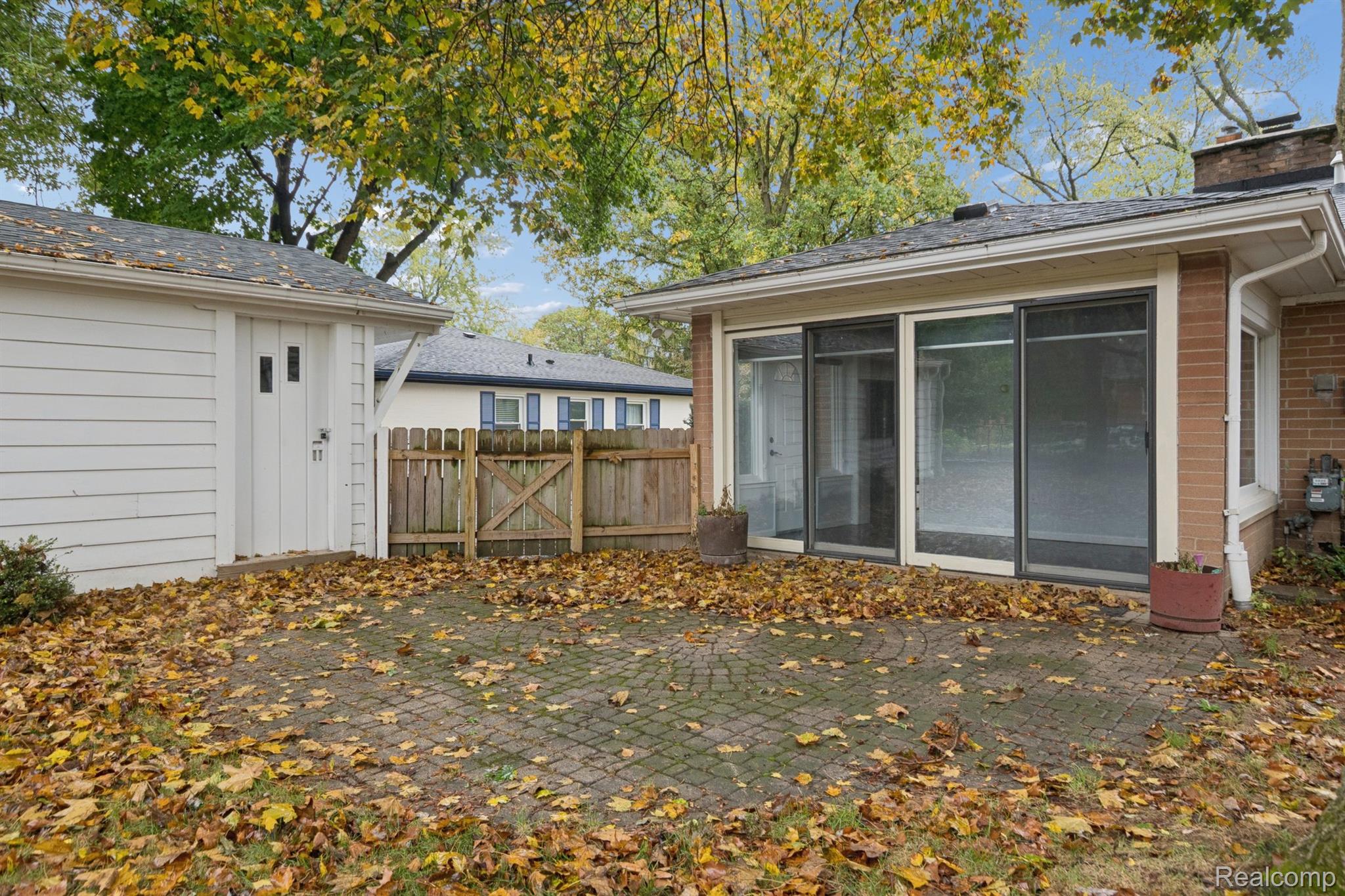 Beverly Hills Village, Michigan 48025, United States, 3 Bedrooms Bedrooms, ,2 BathroomsBathrooms,Residential,Active,233693