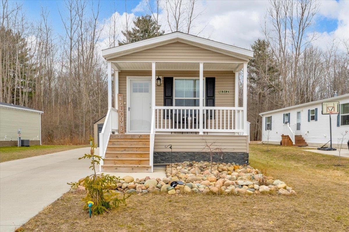 6312 Square Lake Drive