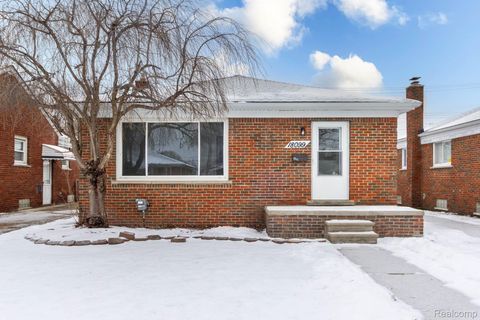 18099 Oak Avenue Eastpointe City MI 48021