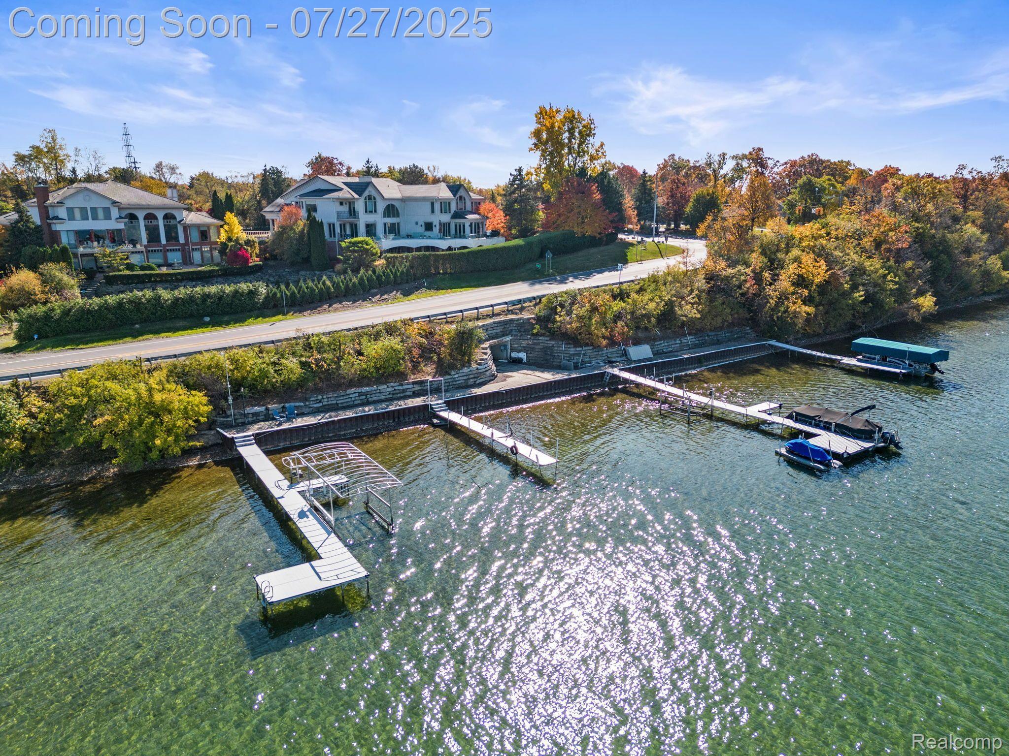 3856 VISTA Lane