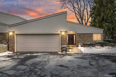 4260 Wabeek Lake Drive S West Bloomfield Charter Township MI 48302