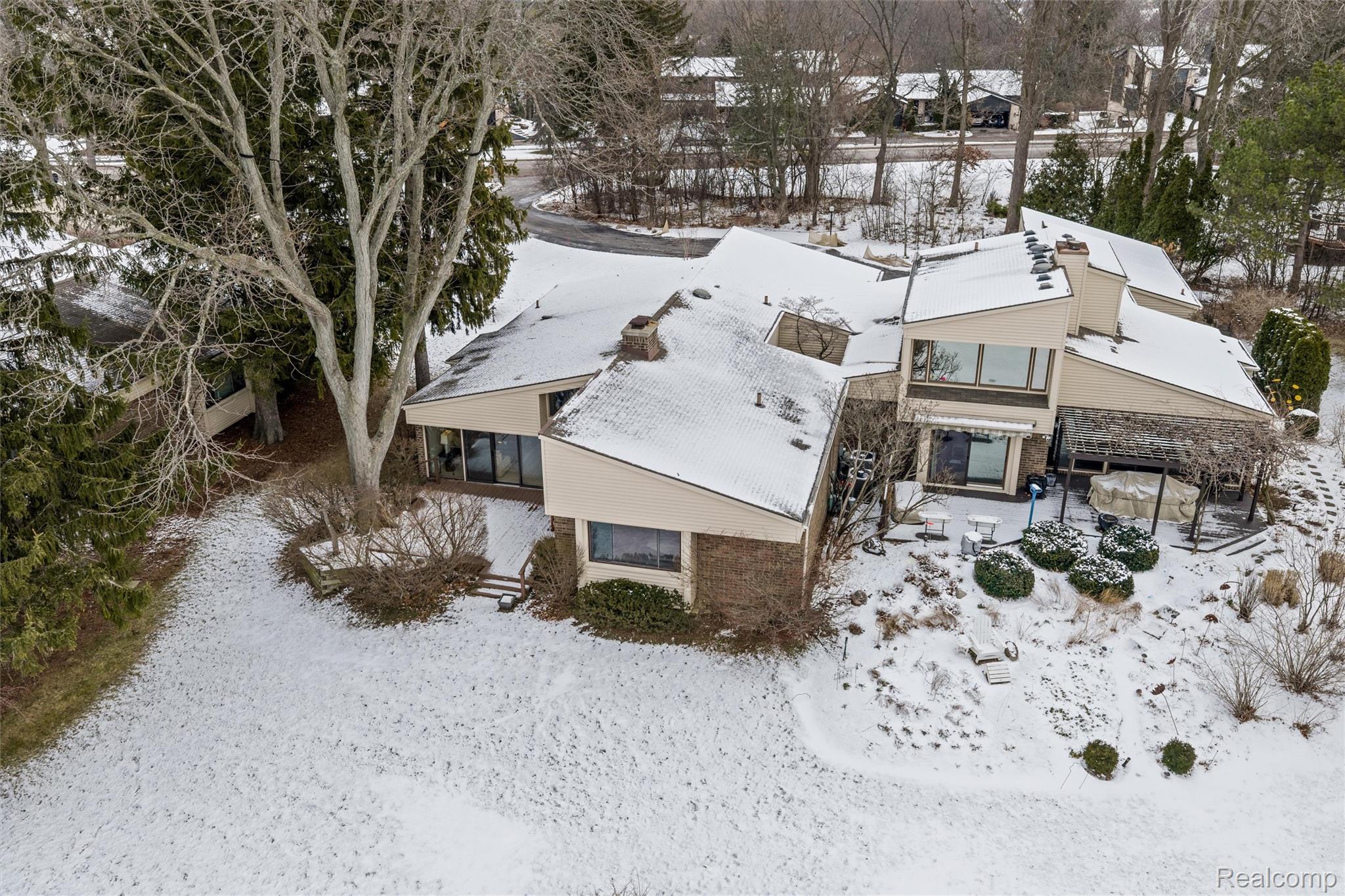 4260 Wabeek Lake Drive S