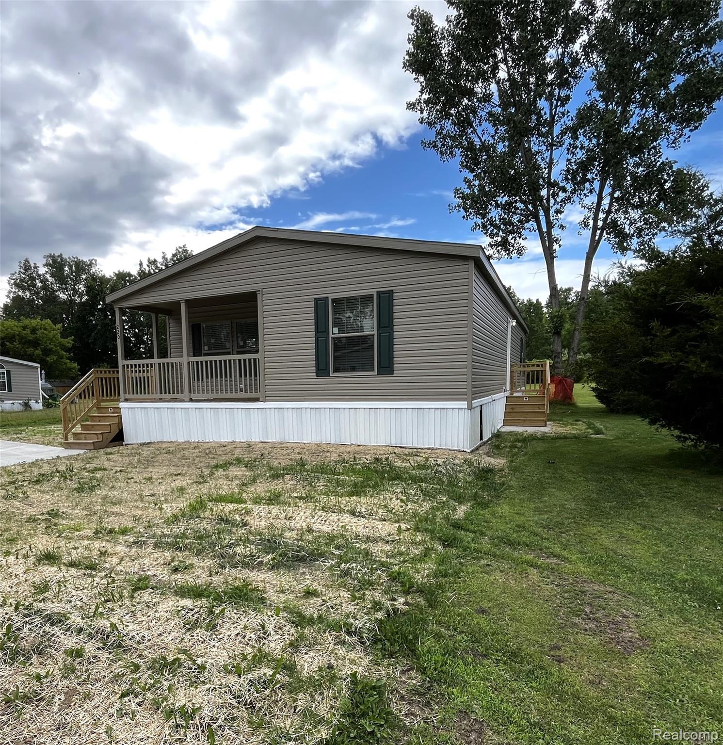 8499 (Lot 220) E M 71