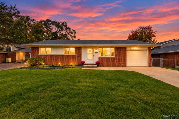 11847 19 MILE RD, STERLING HEIGHTS, MI 48313 - Image 4bbecd9459b7e5741933b5cb8d438e96/2980328888