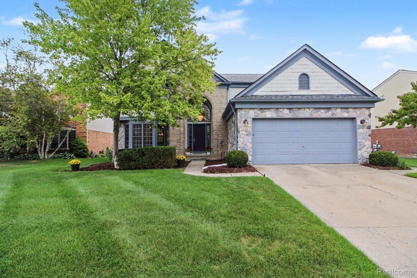 45063 WEYMOUTH DR, CANTON, MI 48188 - Image 4bc0bbbeb149d98cab673cfd4c38f278/3643669056