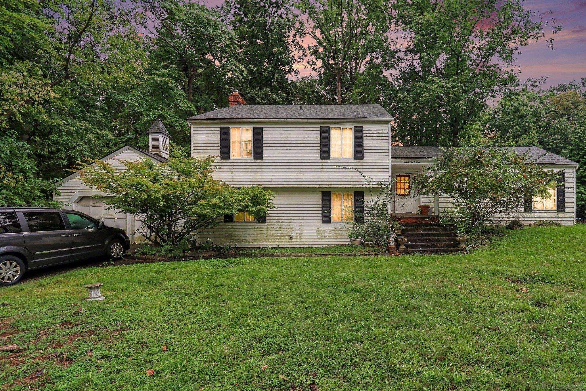 2511 Hounds Chase Drive