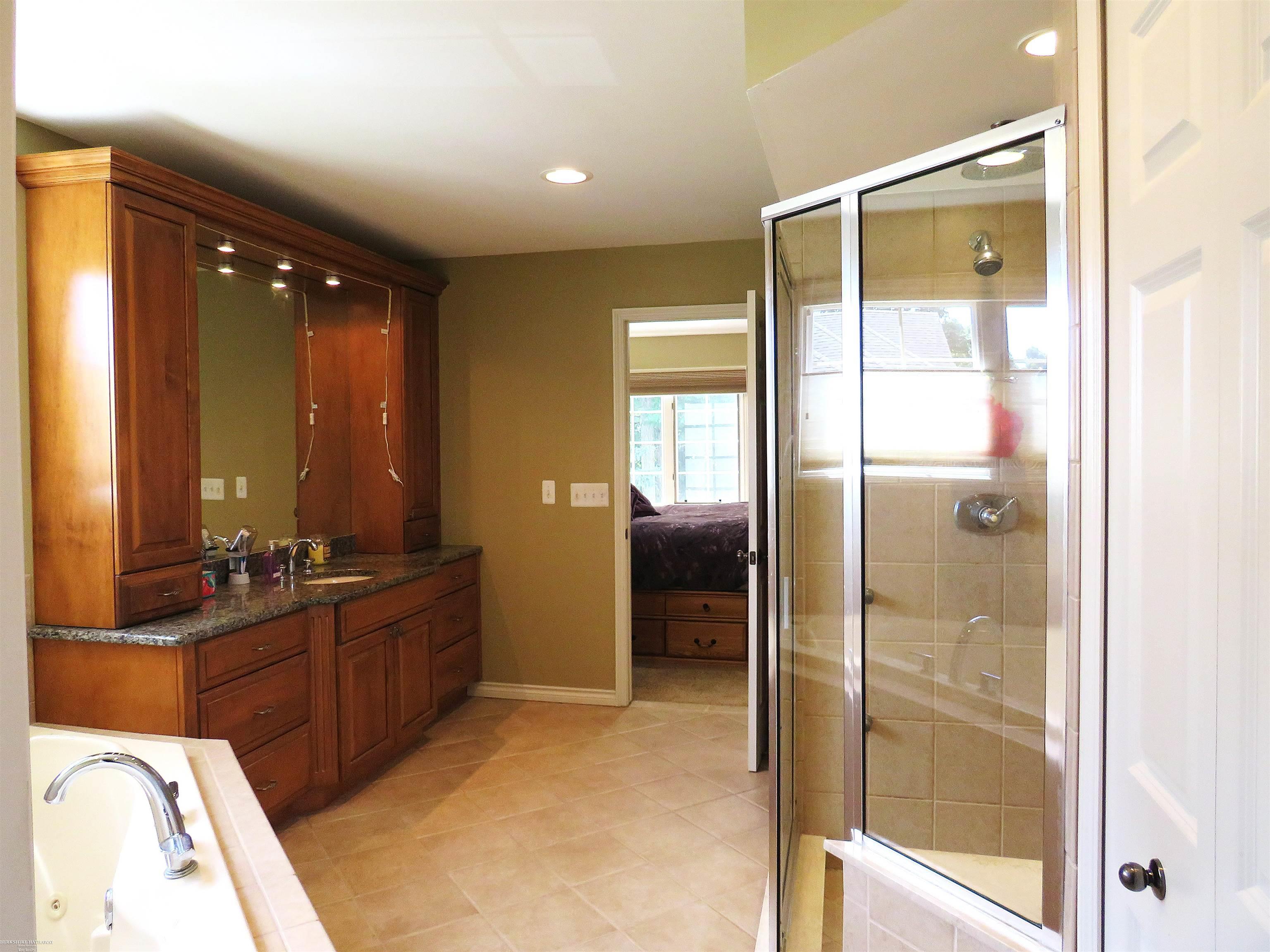 Washington Township, Michigan 48094, United States, 5 Bedrooms Bedrooms, ,4 BathroomsBathrooms,Residential,Active,176622