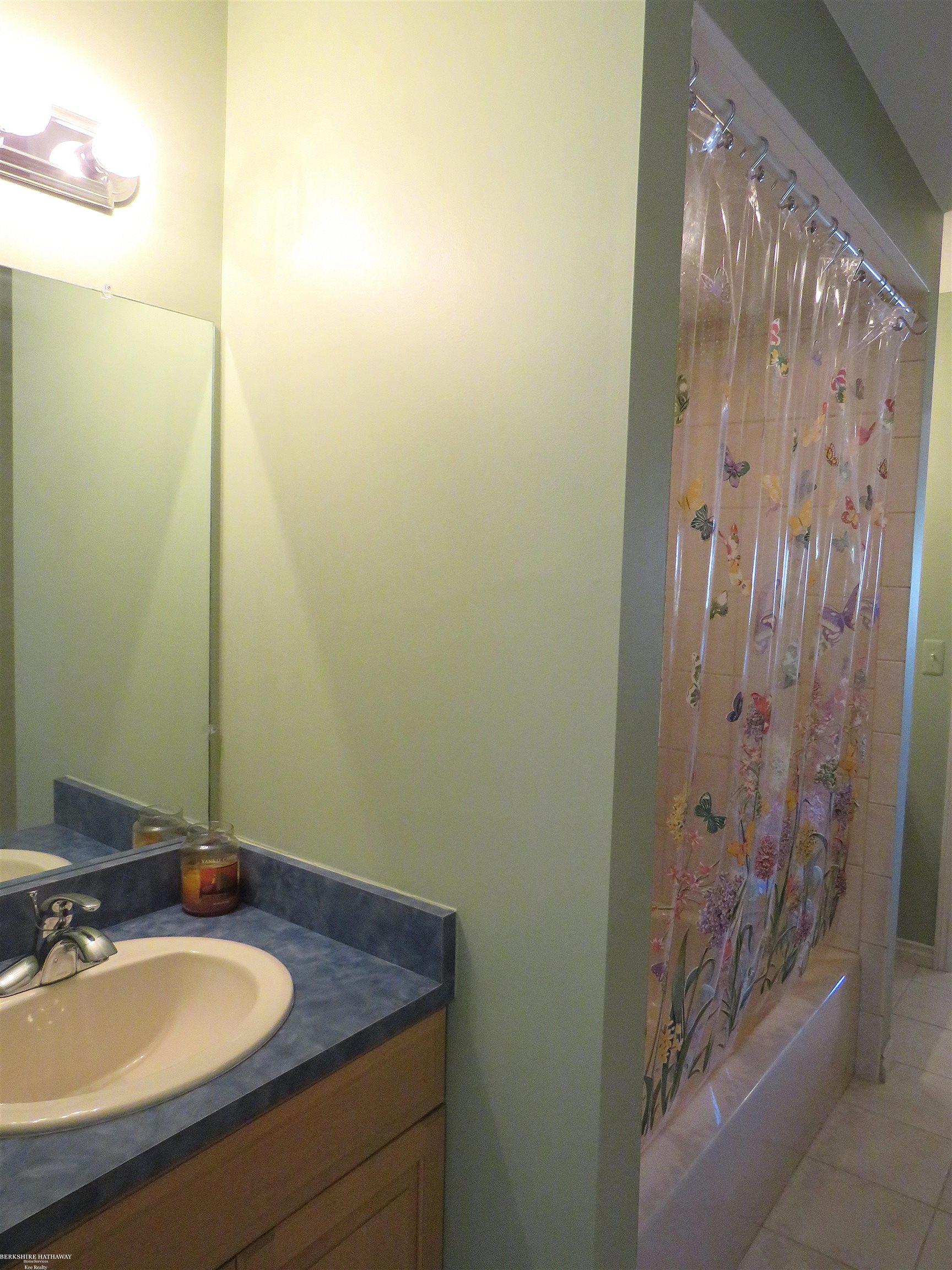 Washington Township, Michigan 48094, United States, 5 Bedrooms Bedrooms, ,4 BathroomsBathrooms,Residential,Active,176622