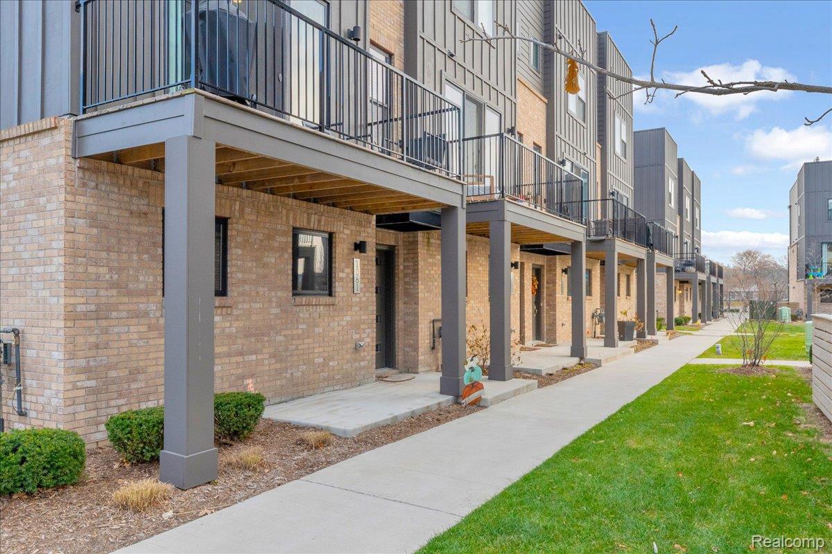 Detroit, Michigan 48207, United States, 3 Bedrooms Bedrooms, ,3 BathroomsBathrooms,Residential,Coming Soon,248464