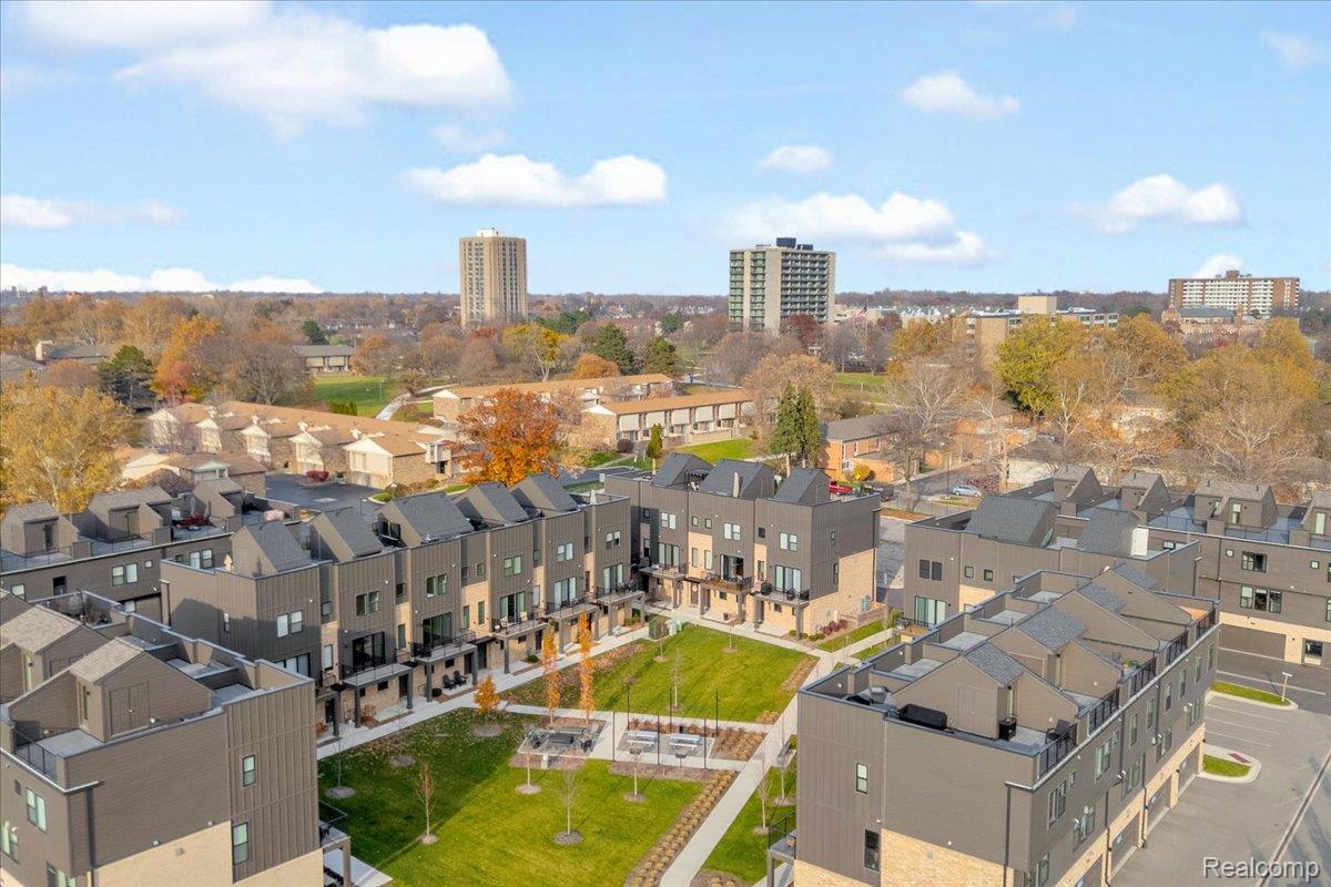 Detroit, Michigan 48207, United States, 3 Bedrooms Bedrooms, ,3 BathroomsBathrooms,Residential,Coming Soon,248464