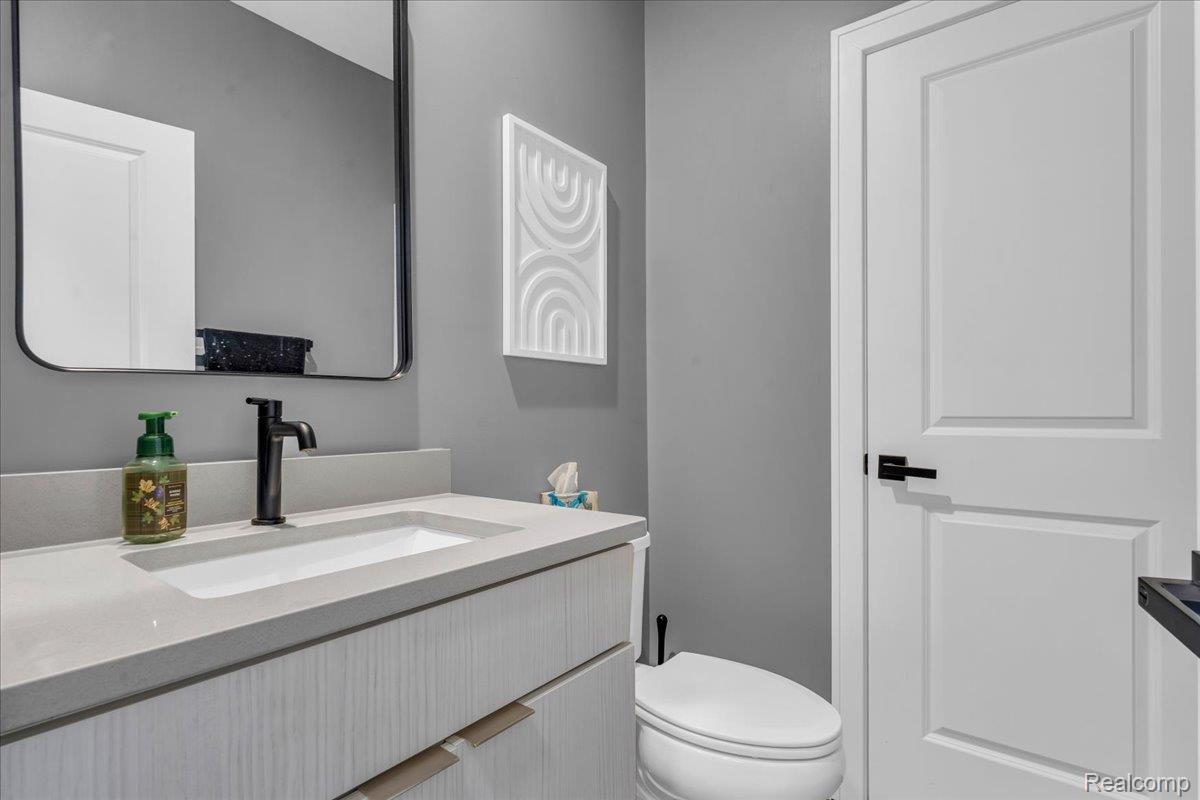 Detroit, Michigan 48207, United States, 3 Bedrooms Bedrooms, ,3 BathroomsBathrooms,Residential,Coming Soon,248464