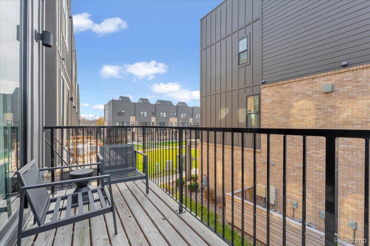 Detroit, Michigan 48207, United States, 3 Bedrooms Bedrooms, ,3 BathroomsBathrooms,Residential,Coming Soon,248464