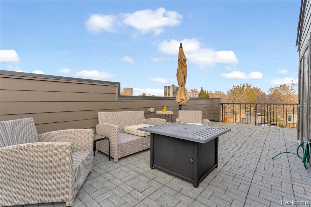 Detroit, Michigan 48207, United States, 3 Bedrooms Bedrooms, ,3 BathroomsBathrooms,Residential,Coming Soon,248464