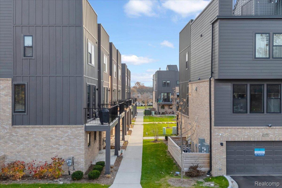 Detroit, Michigan 48207, United States, 3 Bedrooms Bedrooms, ,3 BathroomsBathrooms,Residential,Coming Soon,248464