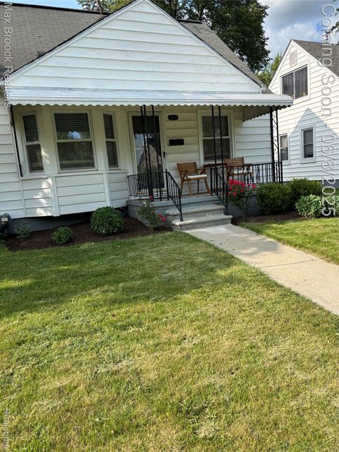 1428 W WINDEMERE Avenue W Royal Oak City MI 48073