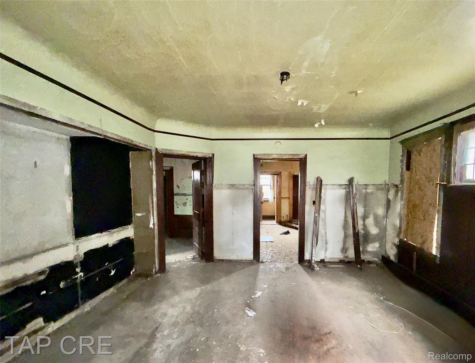 1017 E Grand Boulevard