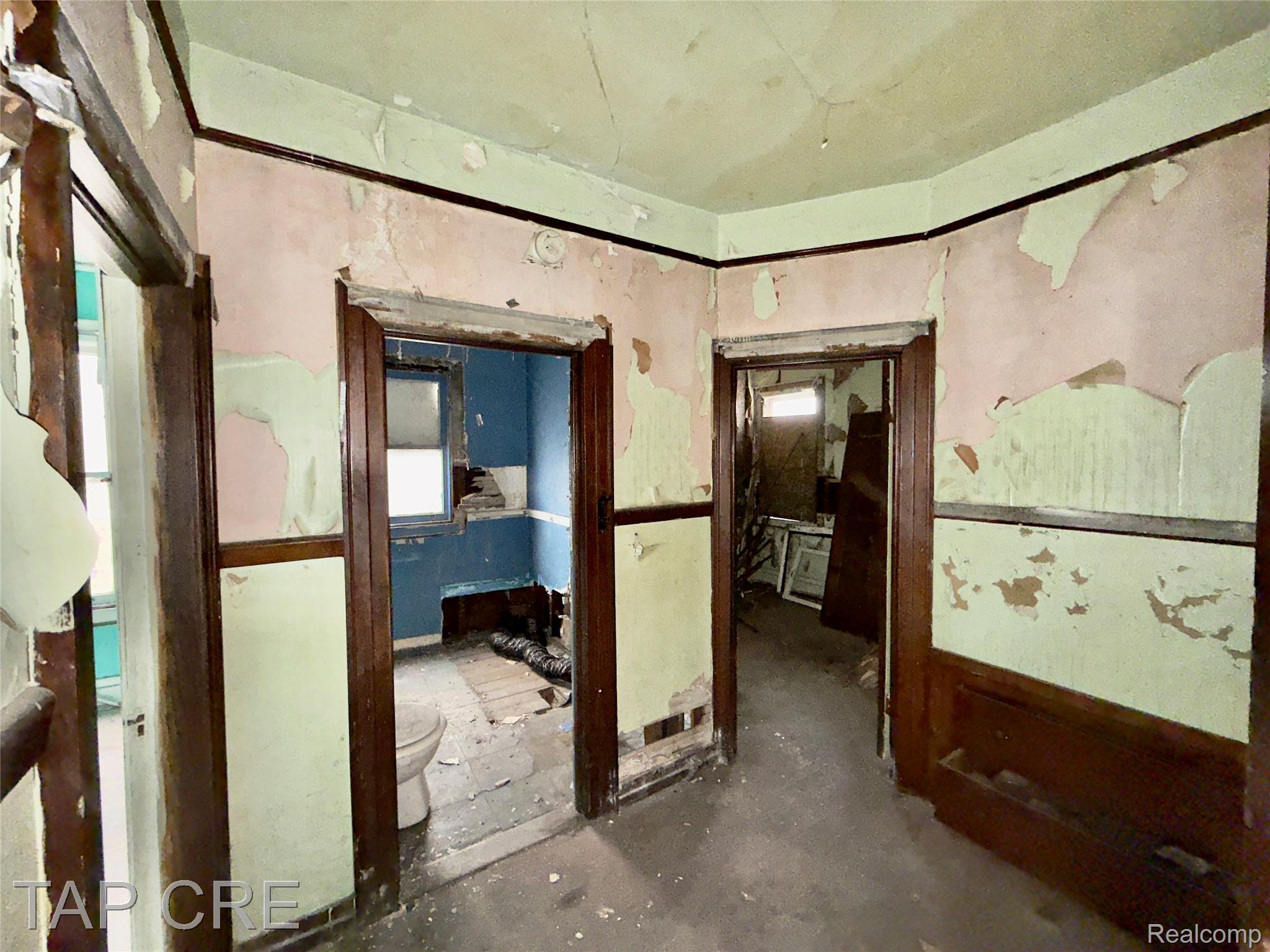 1017 E Grand Boulevard