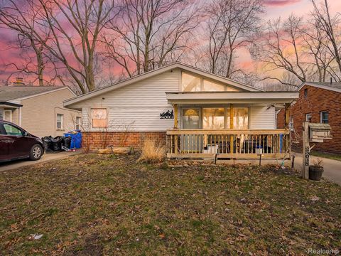 25038 Annapolis Street Dearborn Heights City MI 48125