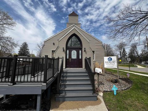227 GREENLY Street Adrian City Lenawee MI 49221