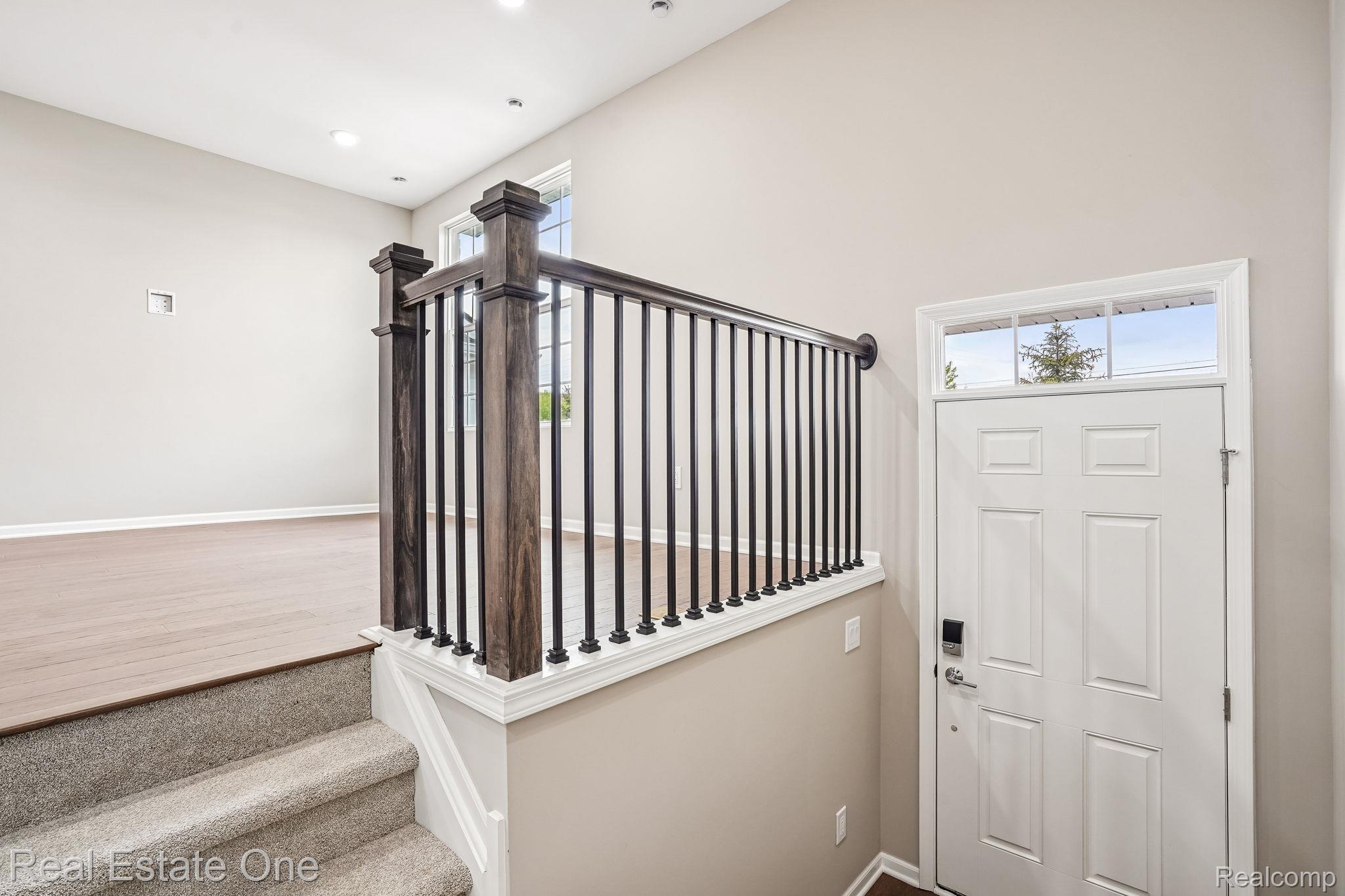 352 N Sydney Court