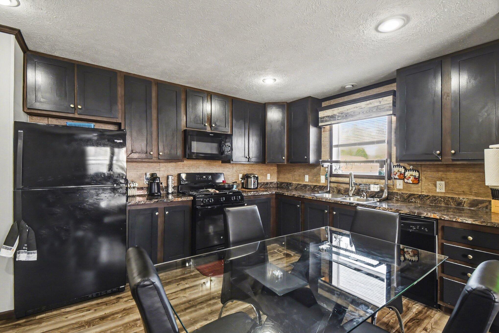 4743 Quebec Avenue SW