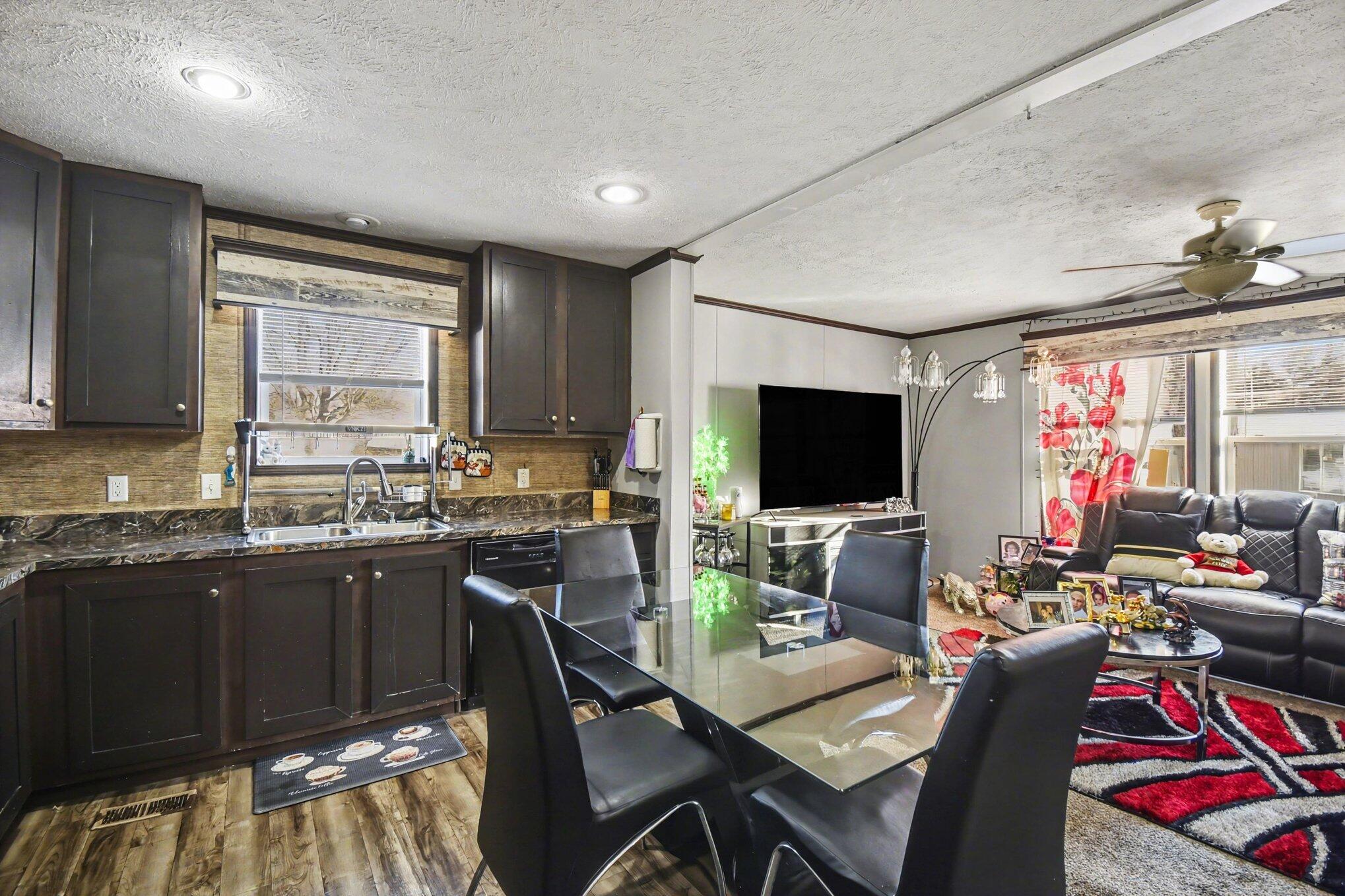 4743 Quebec Avenue SW