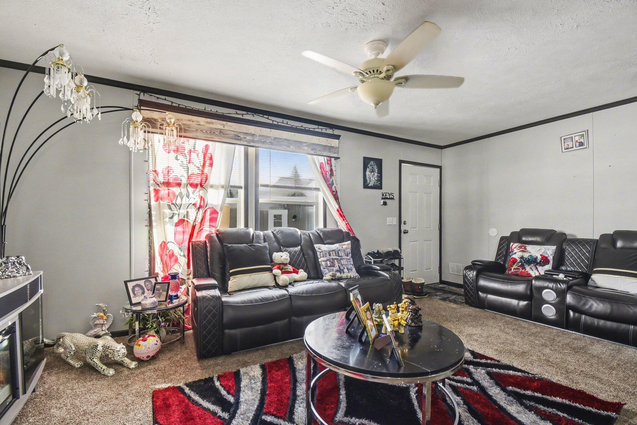 4743 Quebec Avenue SW