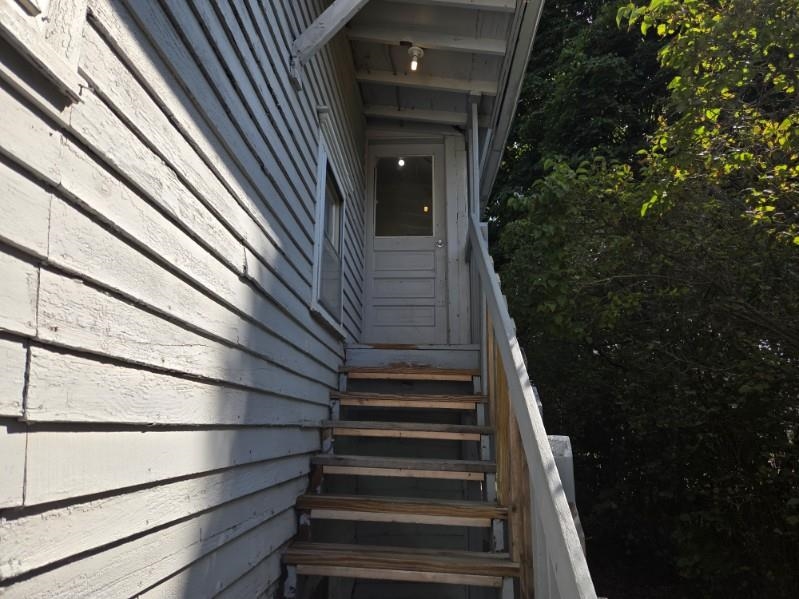 1004 University Street