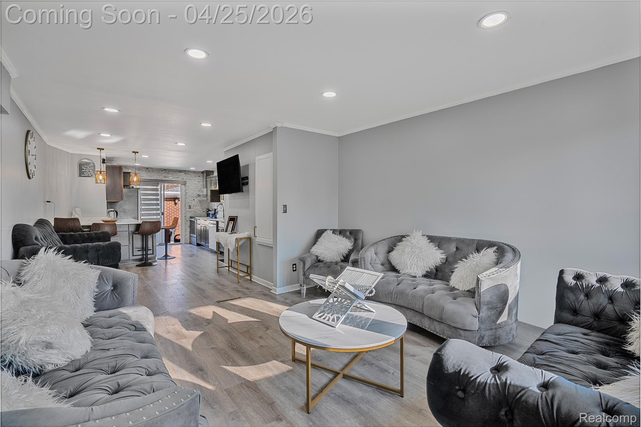 6212 N Evangeline Street