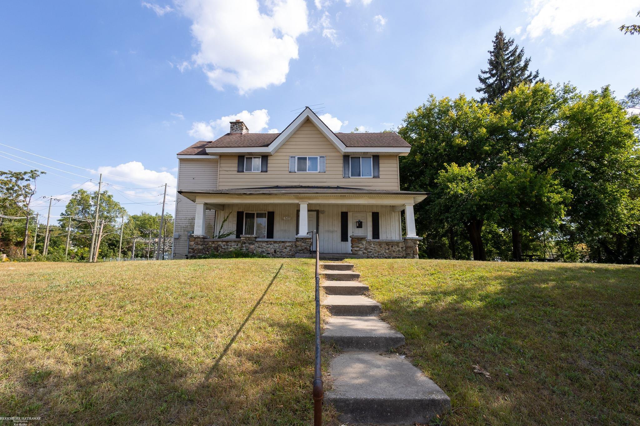 529 Orchard Lake Rd Road